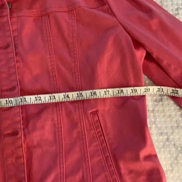 A.M.I Jean Jacket - Picture 6 of 8